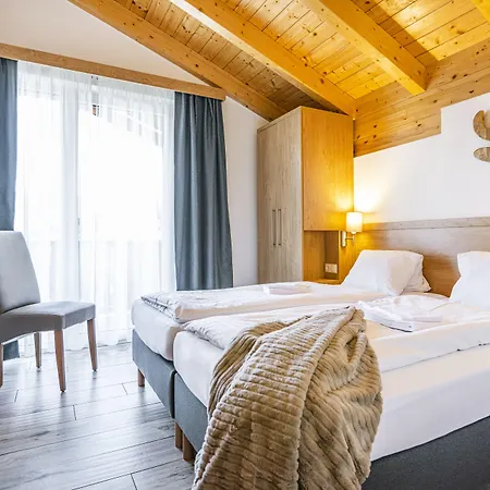 Alpesi faház Dorf Alpenleben By Alpentravel *