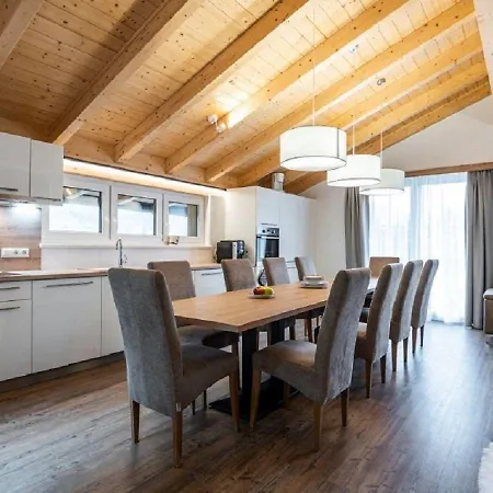 Alpesi faház Dorf Alpenleben By Alpentravel *